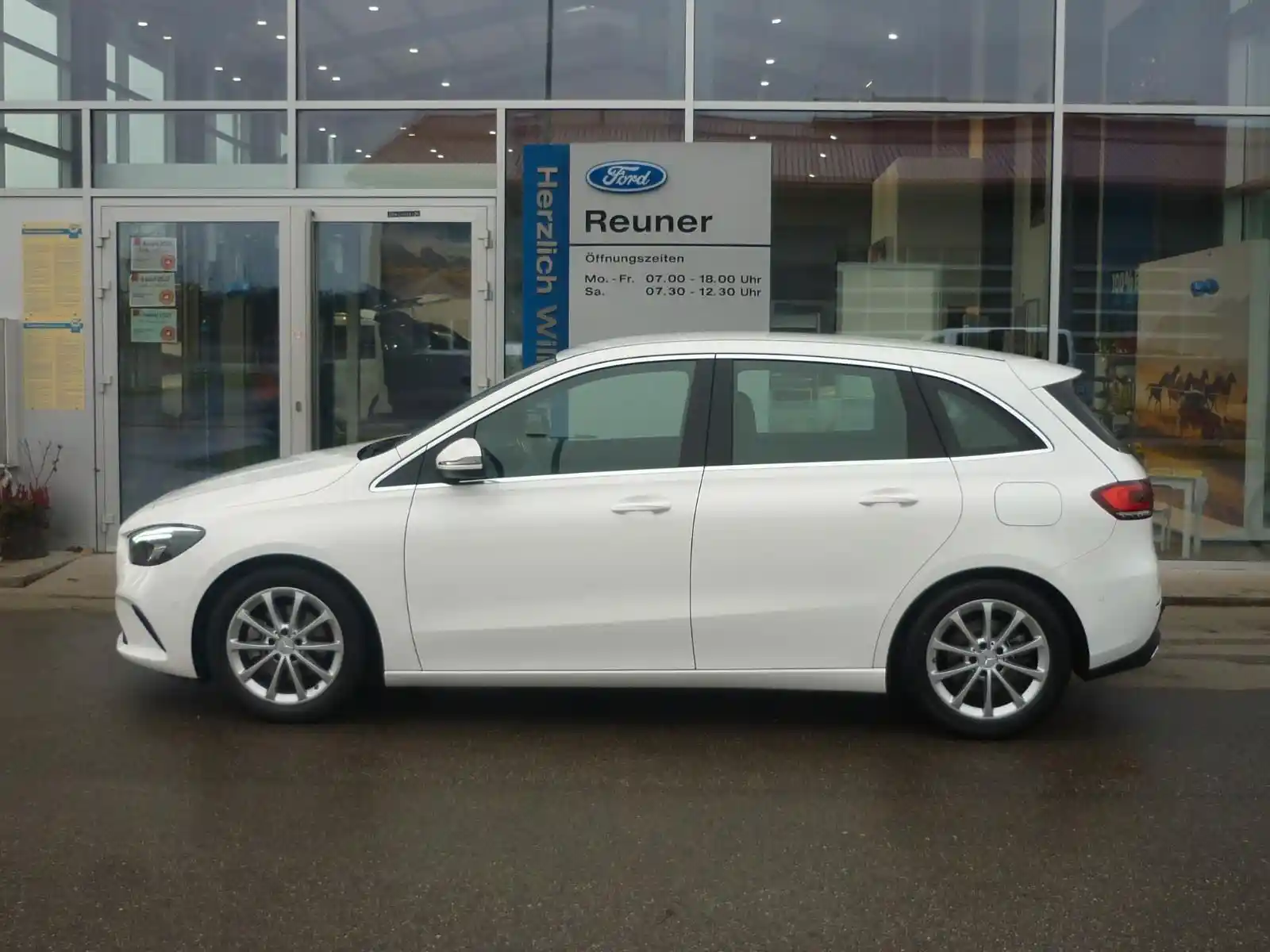 Mercedes-Benz B 200