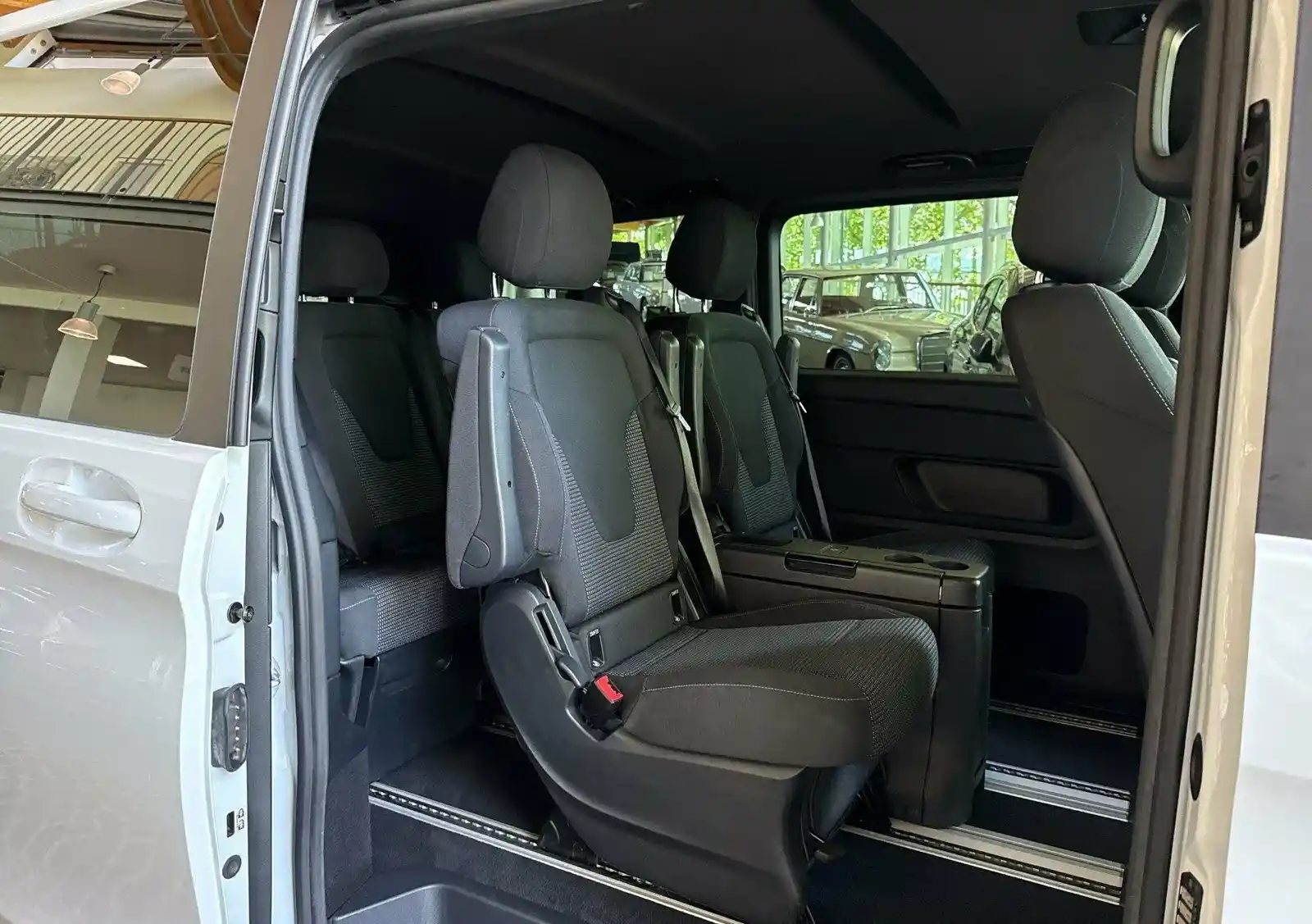 Mercedes-Benz V 220