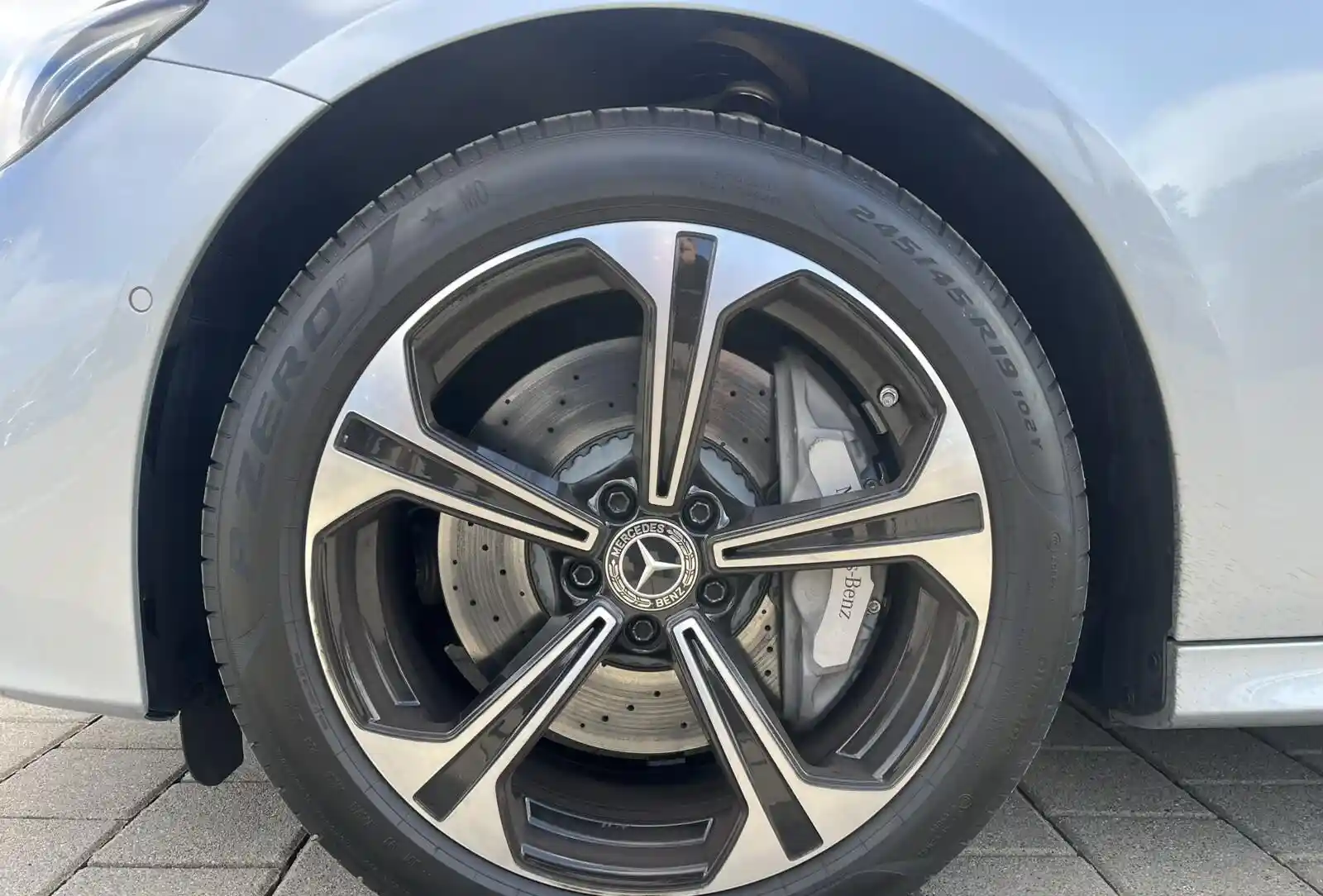 Mercedes-Benz E 300
