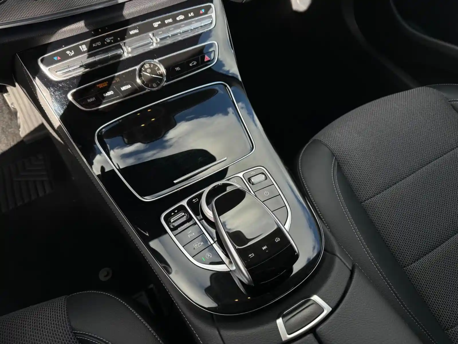 Mercedes-Benz E 220