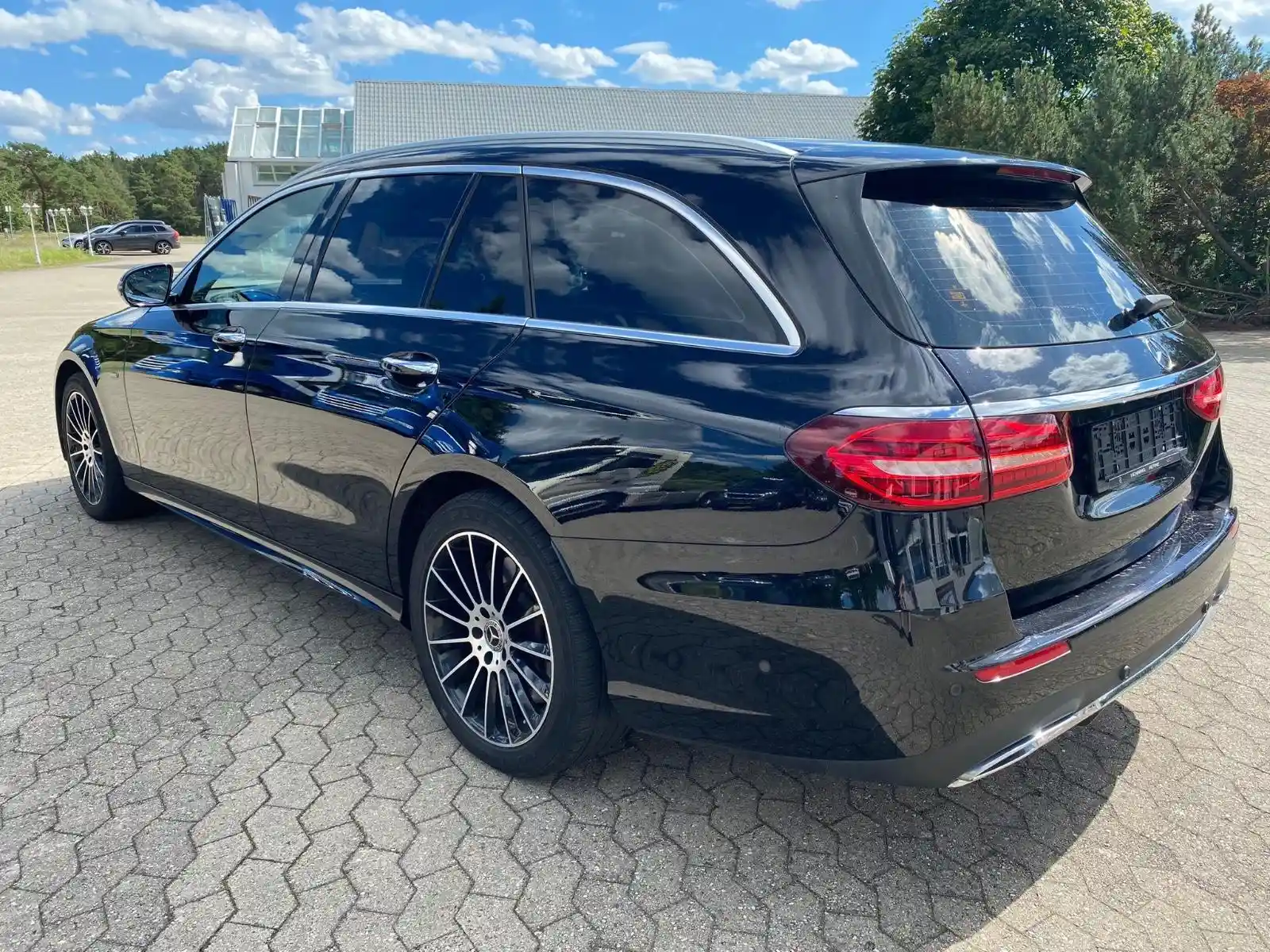 Mercedes-Benz E 300