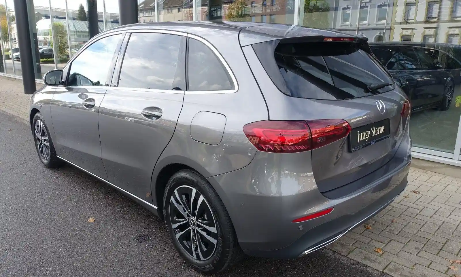 Mercedes-Benz B 200
