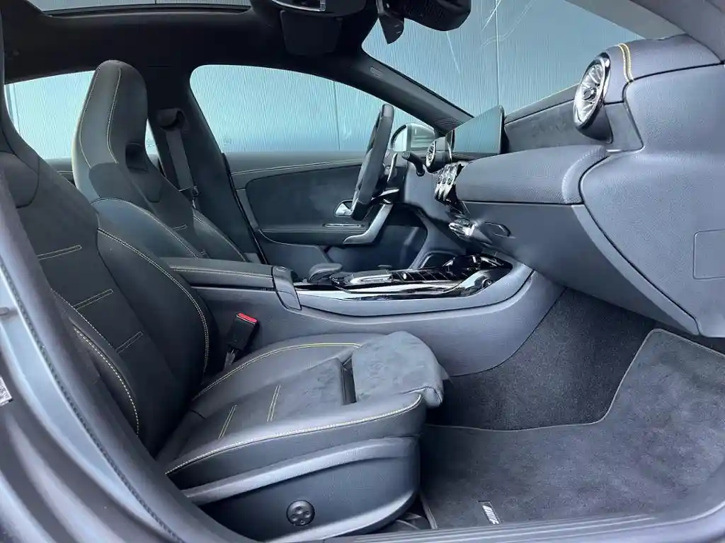 Mercedes-Benz CLA 45 AMG Shooting Brake