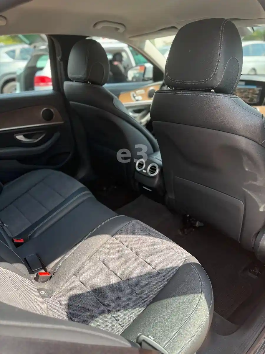Mercedes-Benz E 400