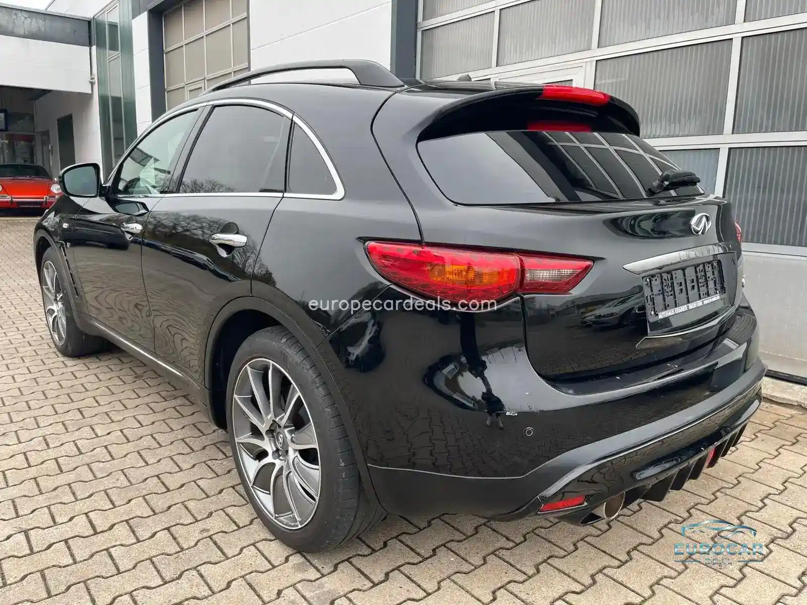 Infiniti QX70