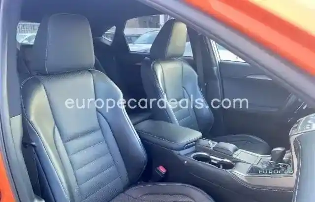Lexus NX 300