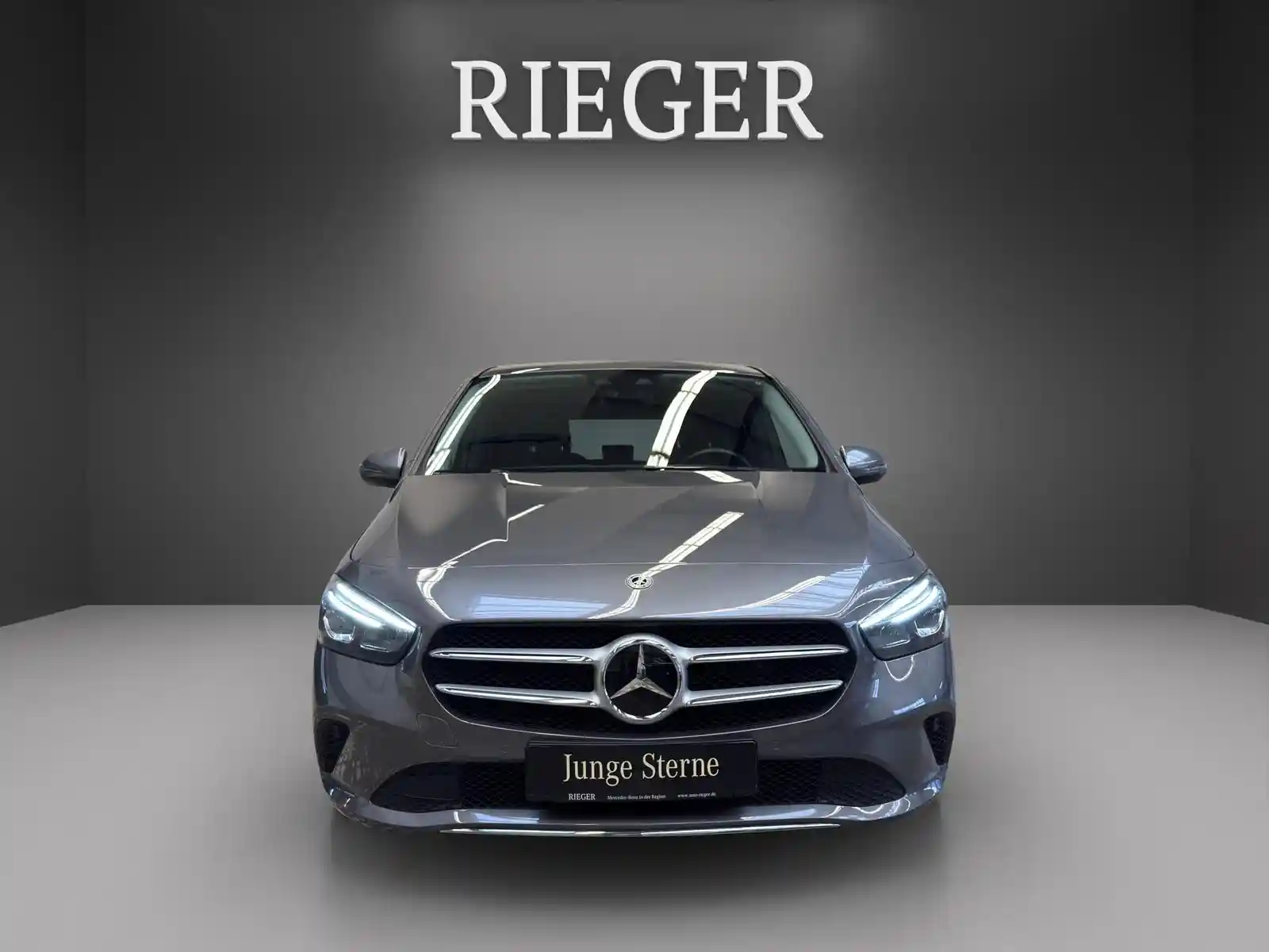 Mercedes-Benz B 220