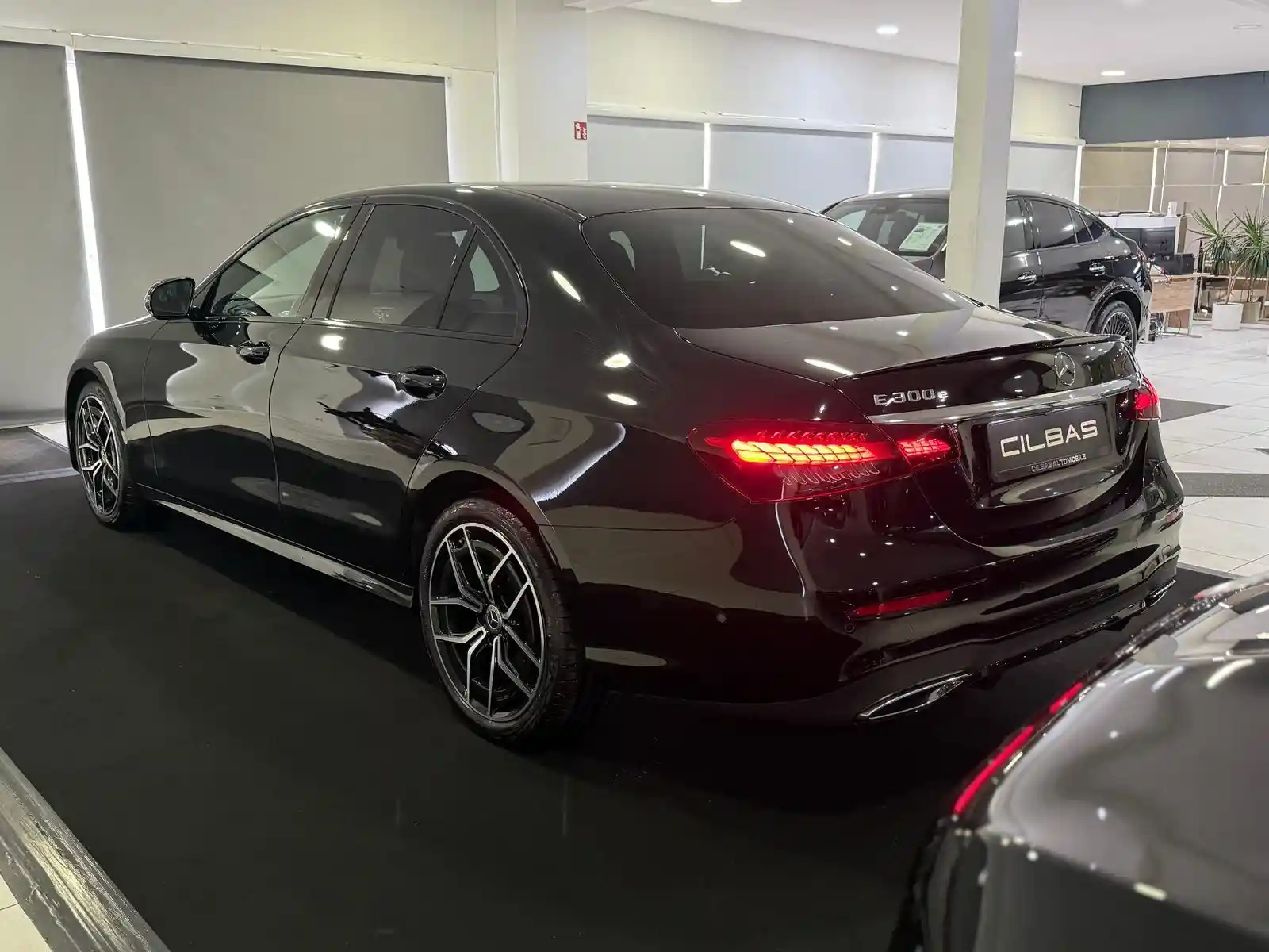 Mercedes-Benz E 300