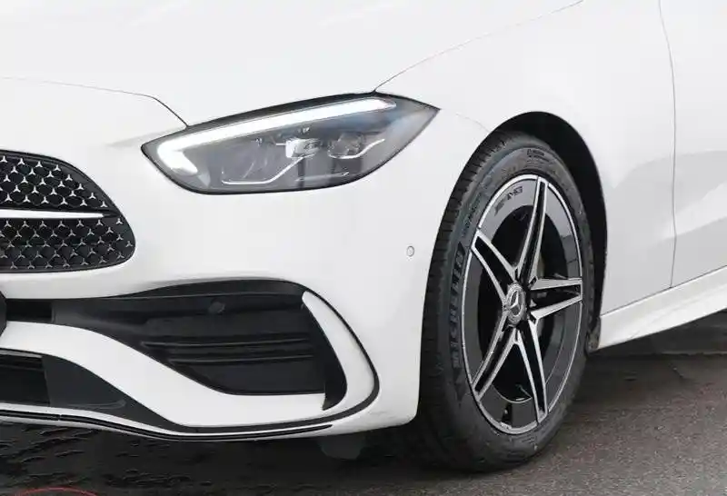 Mercedes-Benz C 200