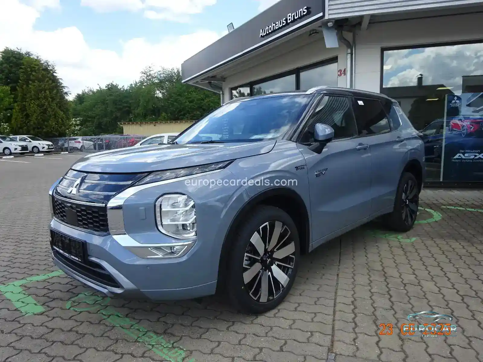 Mitsubishi Plug-in Hybrid Outlander