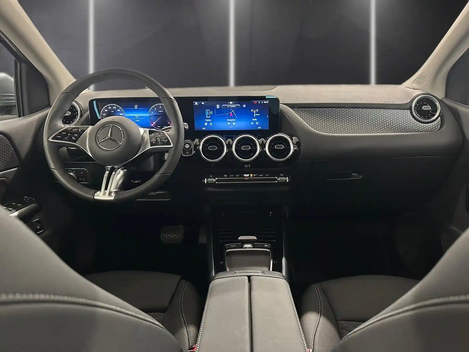 Mercedes-Benz B 180