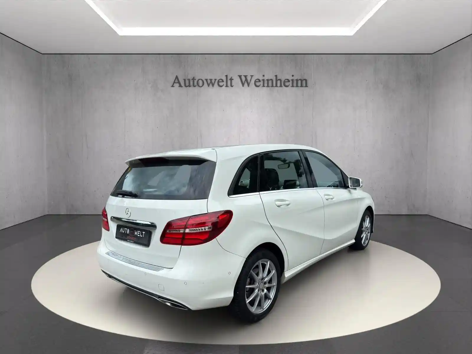 Mercedes-Benz B 200