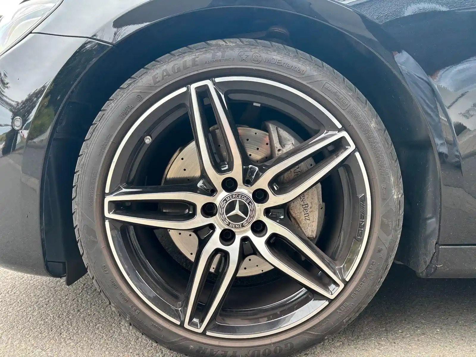Mercedes-Benz E 220