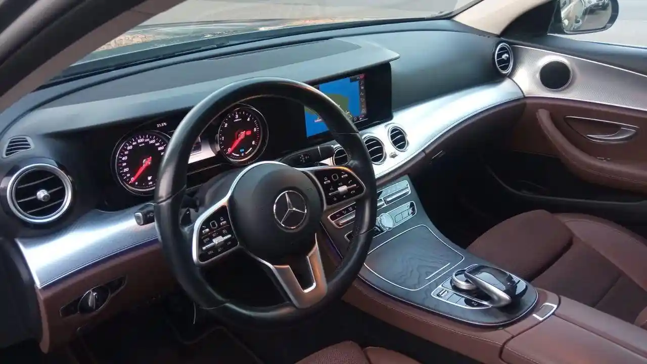 Mercedes-Benz E 300