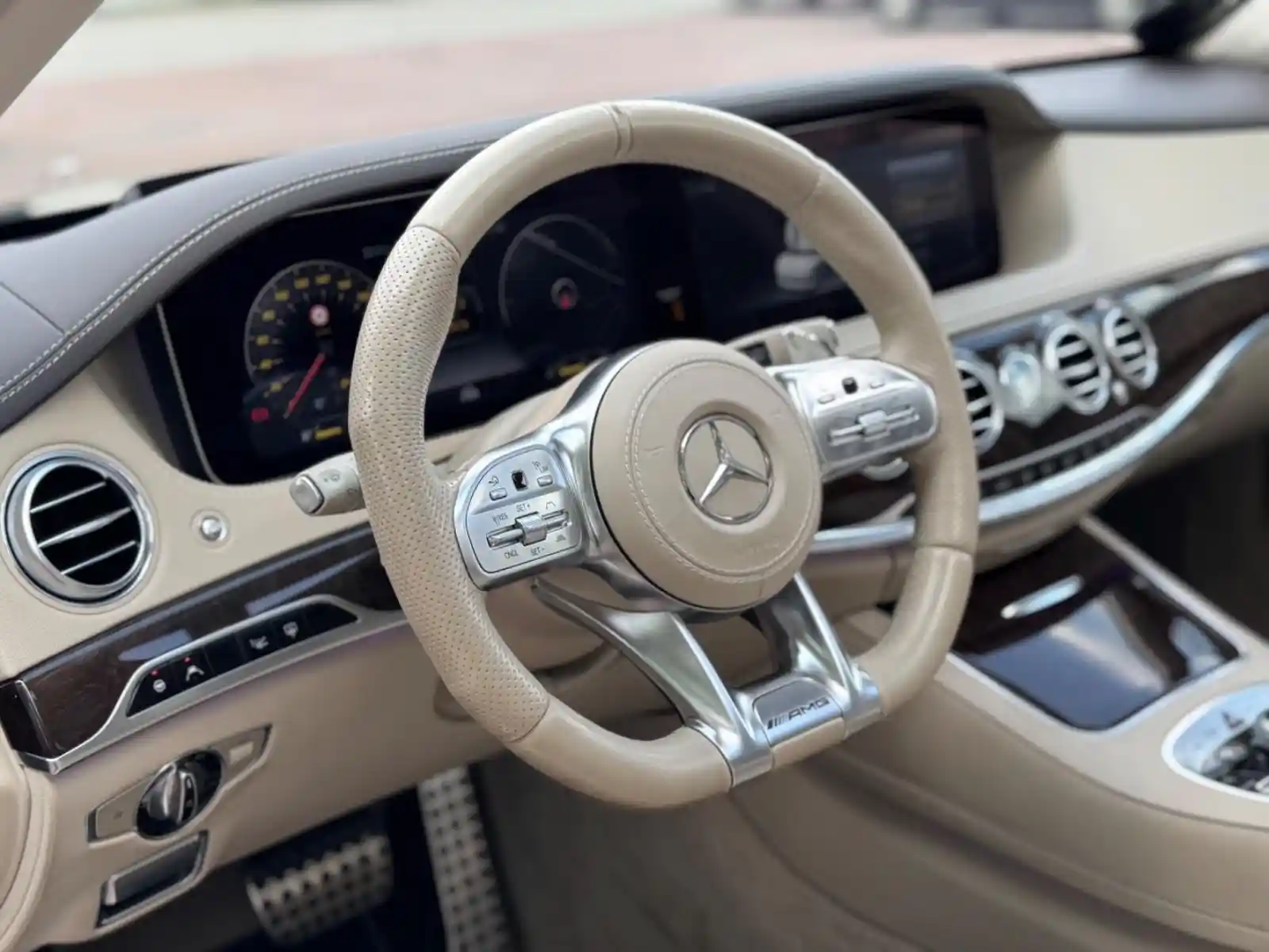 Mercedes-Benz S 500