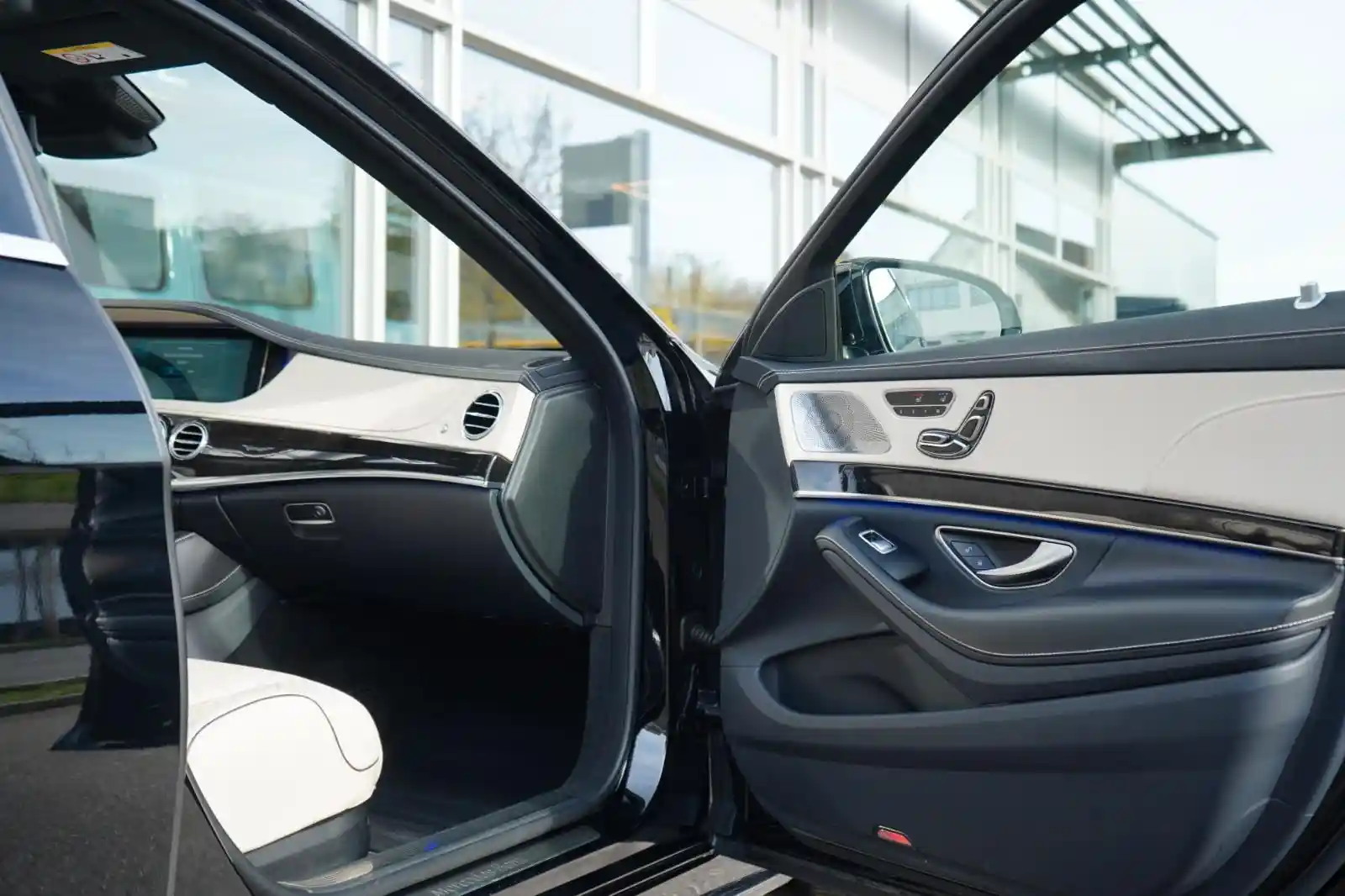 Mercedes-Benz S 560