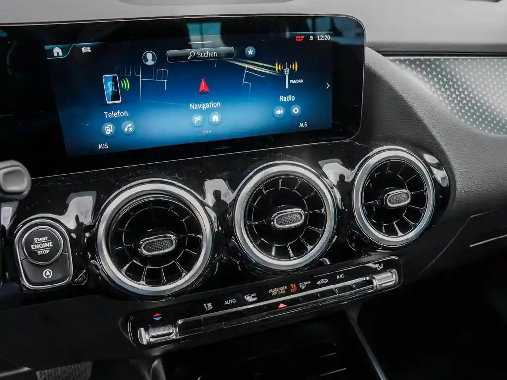 Mercedes-Benz B 180