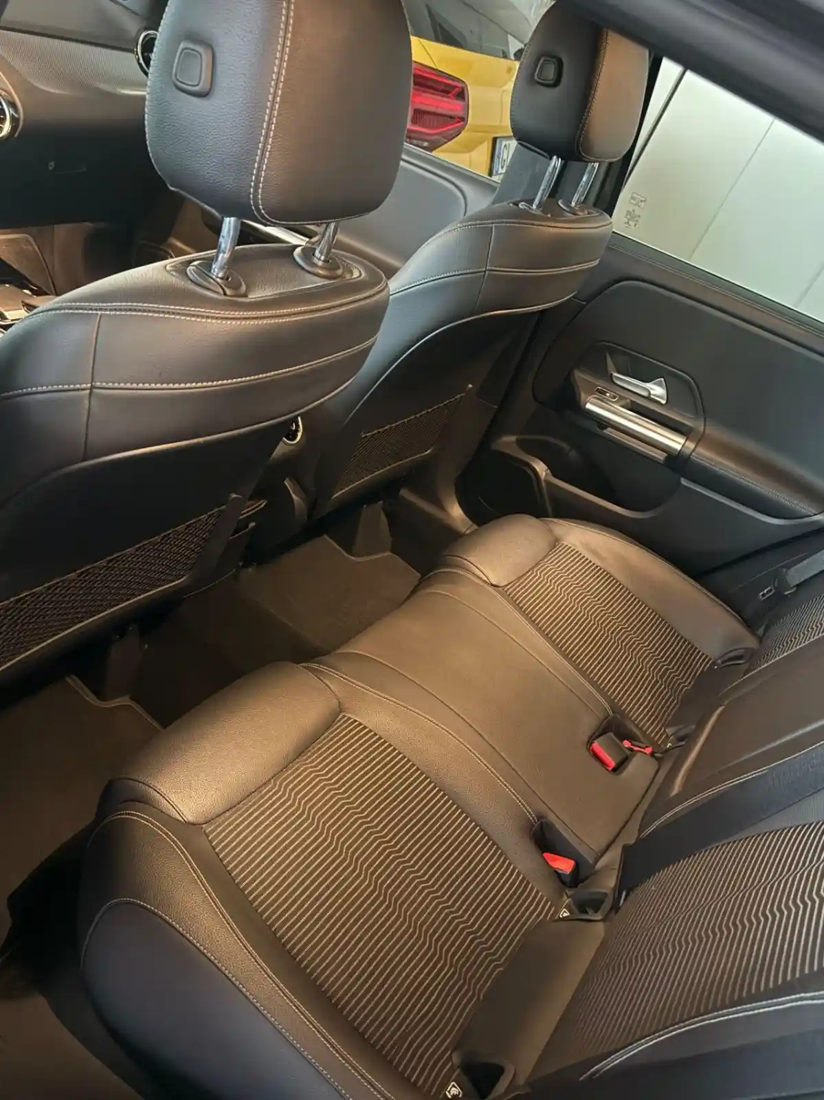Mercedes-Benz B 180