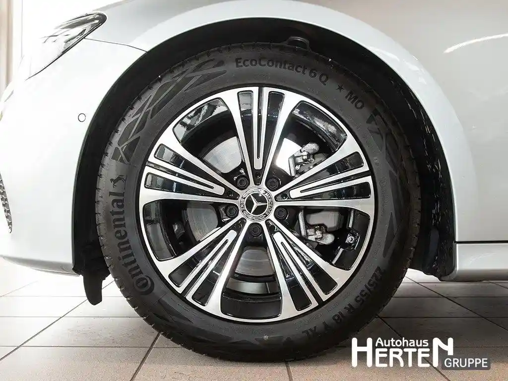 Mercedes-Benz E 220
