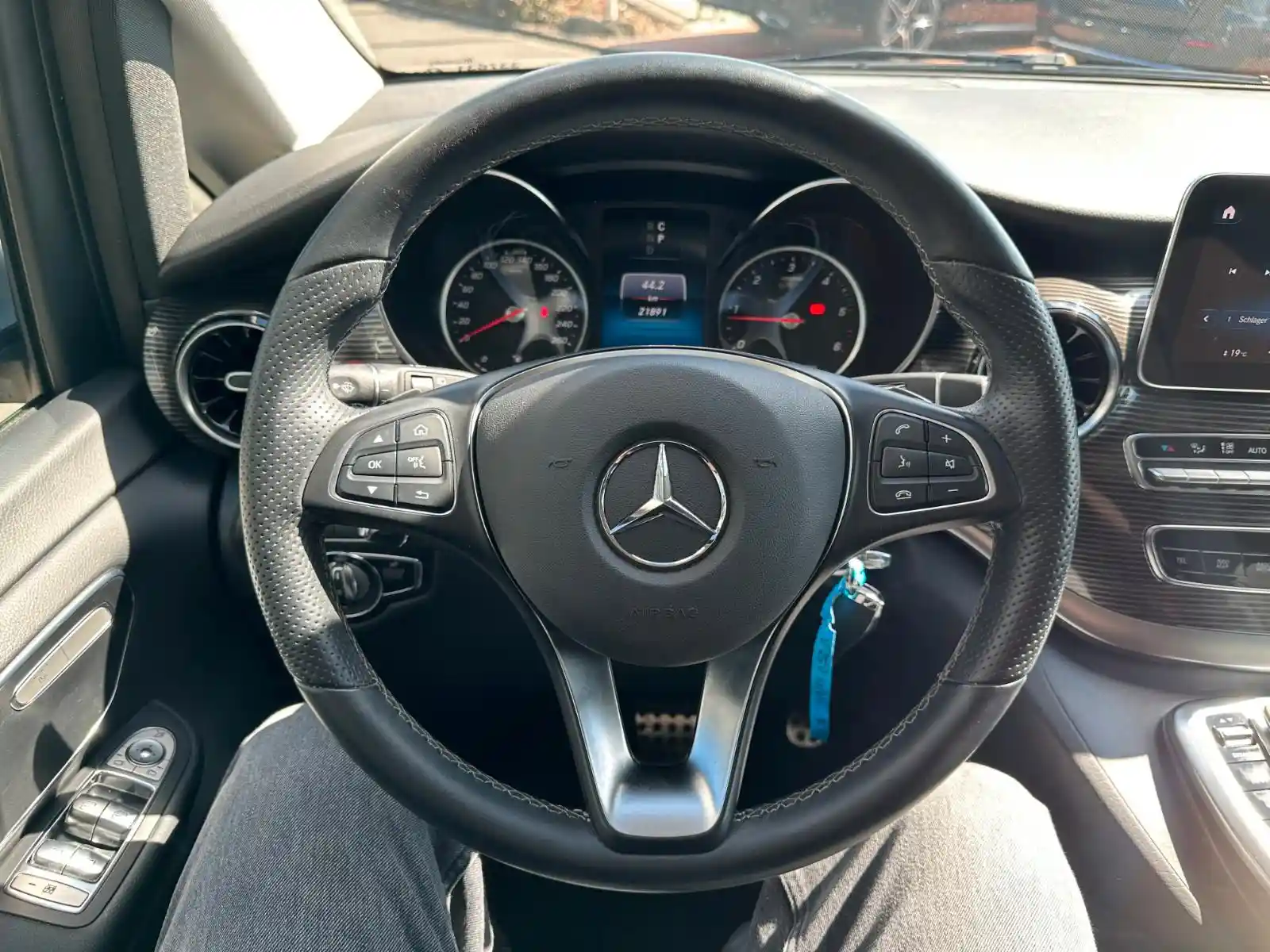 Mercedes-Benz V 250