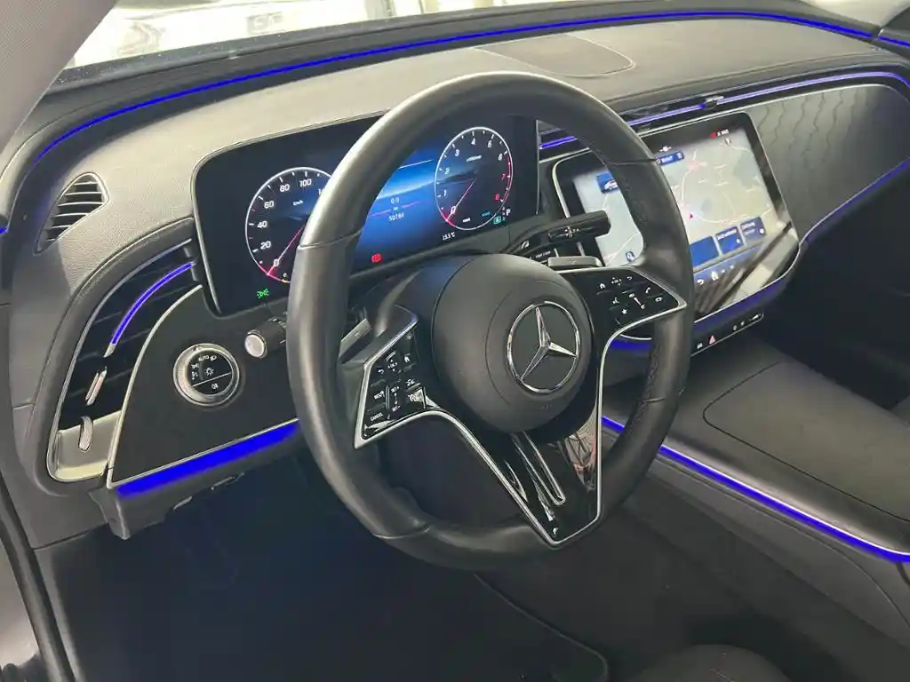Mercedes-Benz E 200