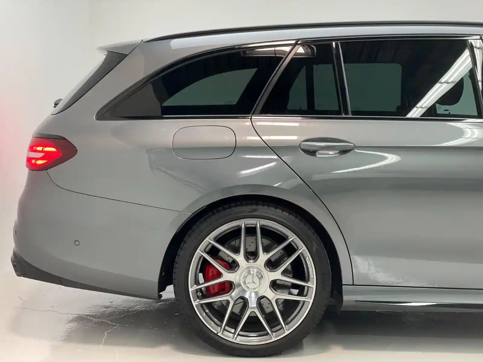 Mercedes-Benz E 63 AMG
