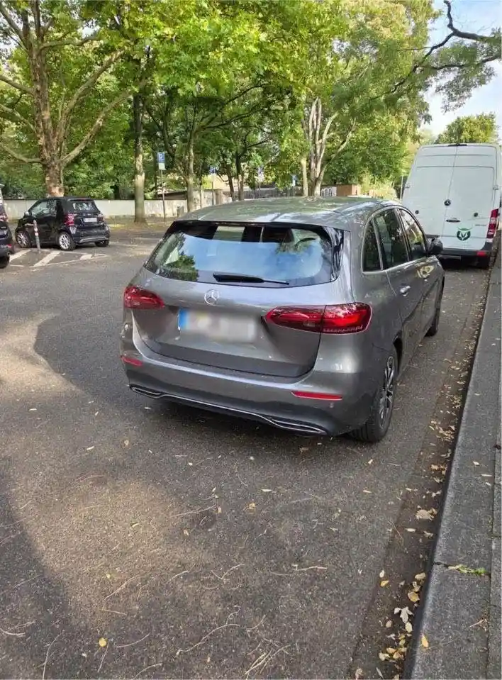 Mercedes-Benz B 200