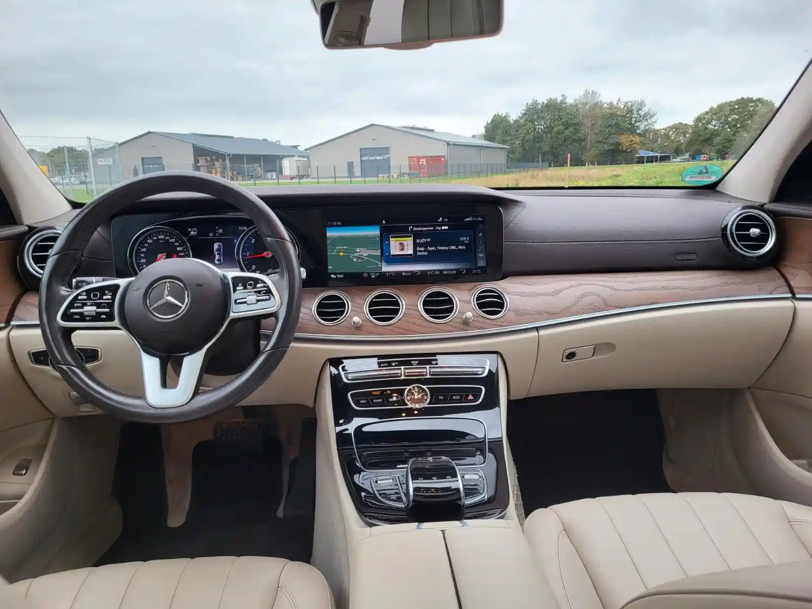 Mercedes-Benz E 220