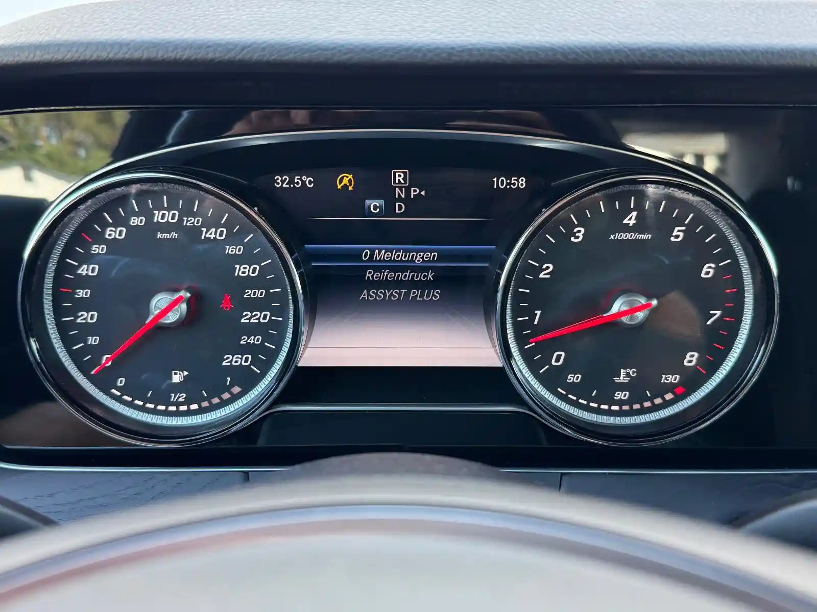 Mercedes-Benz E 200
