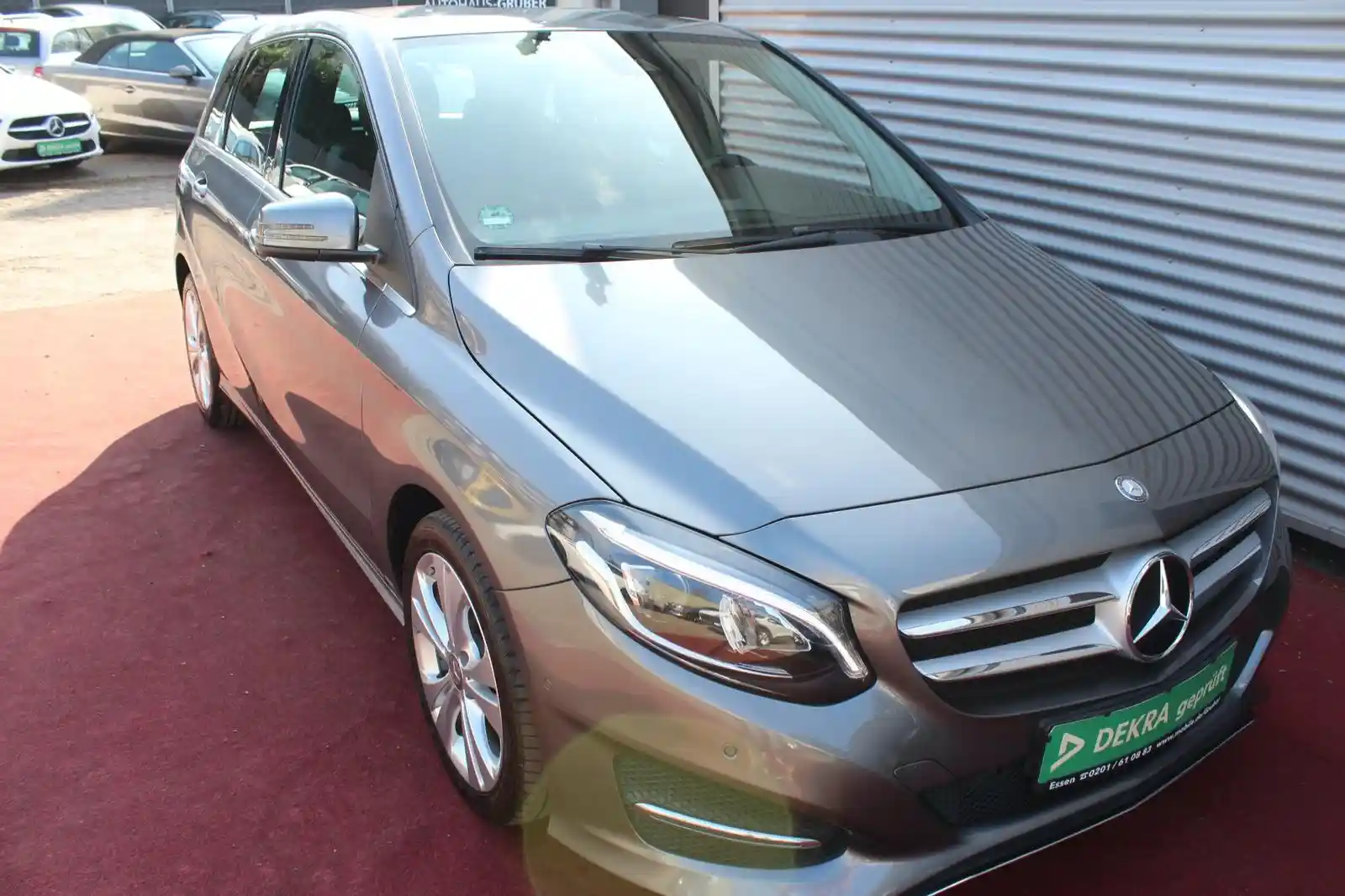 Mercedes-Benz B 200