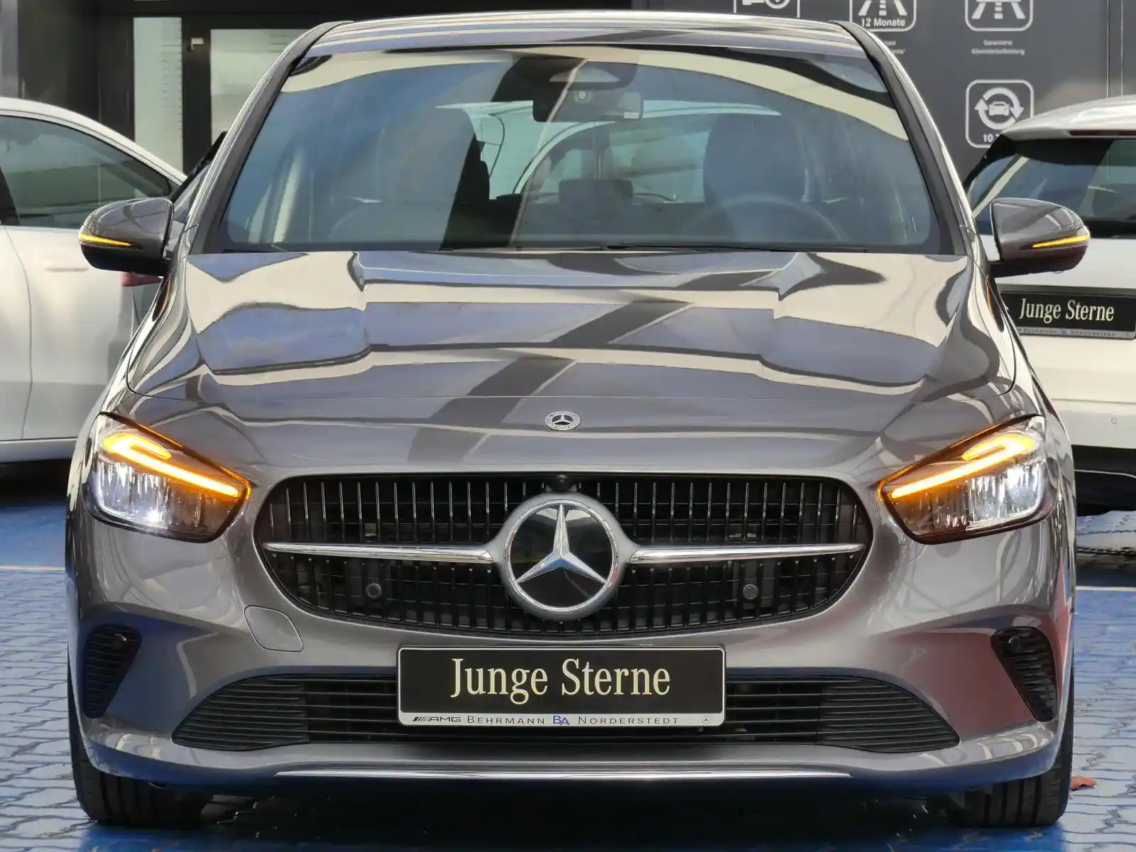 Mercedes-Benz B 180