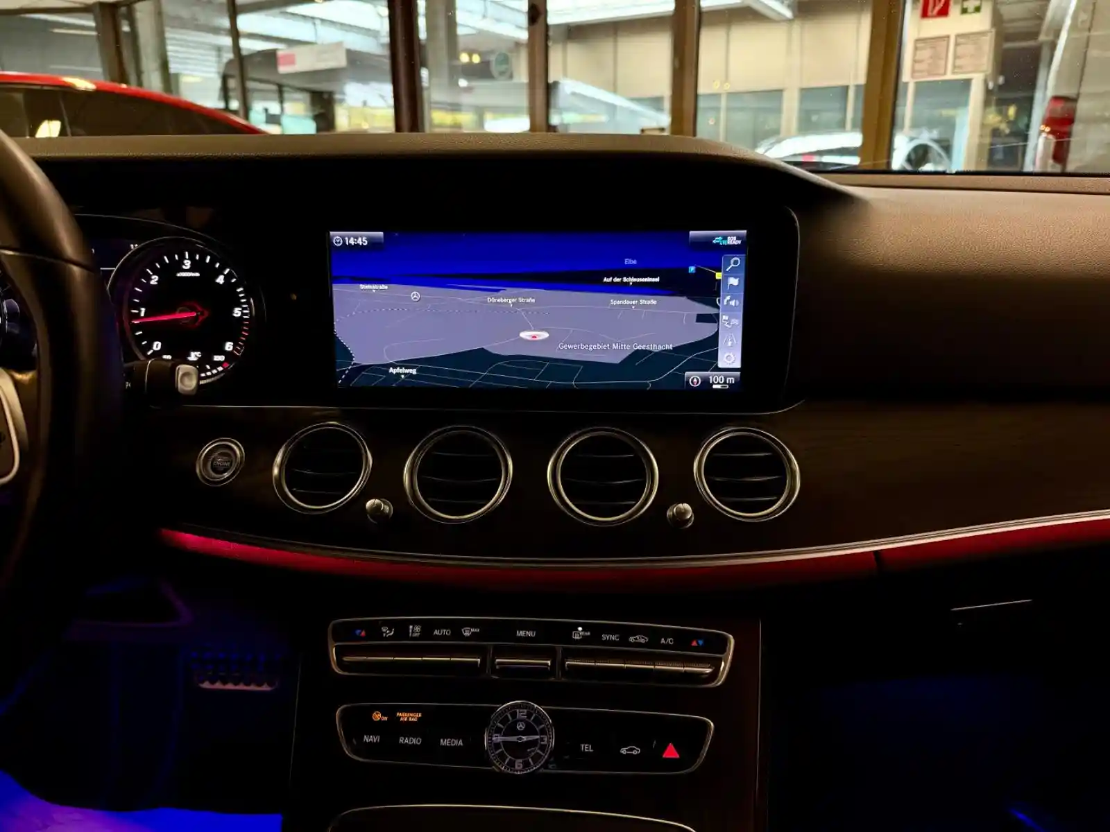 Mercedes-Benz E 220