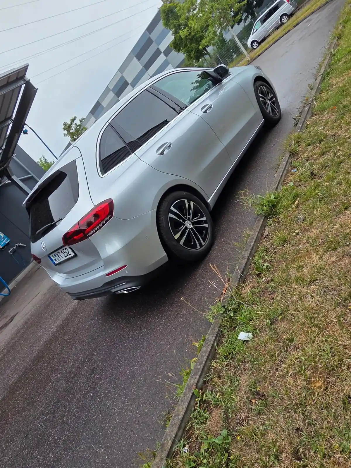 Mercedes-Benz B 220