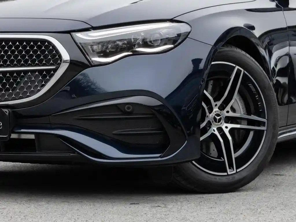 Mercedes-Benz E 200