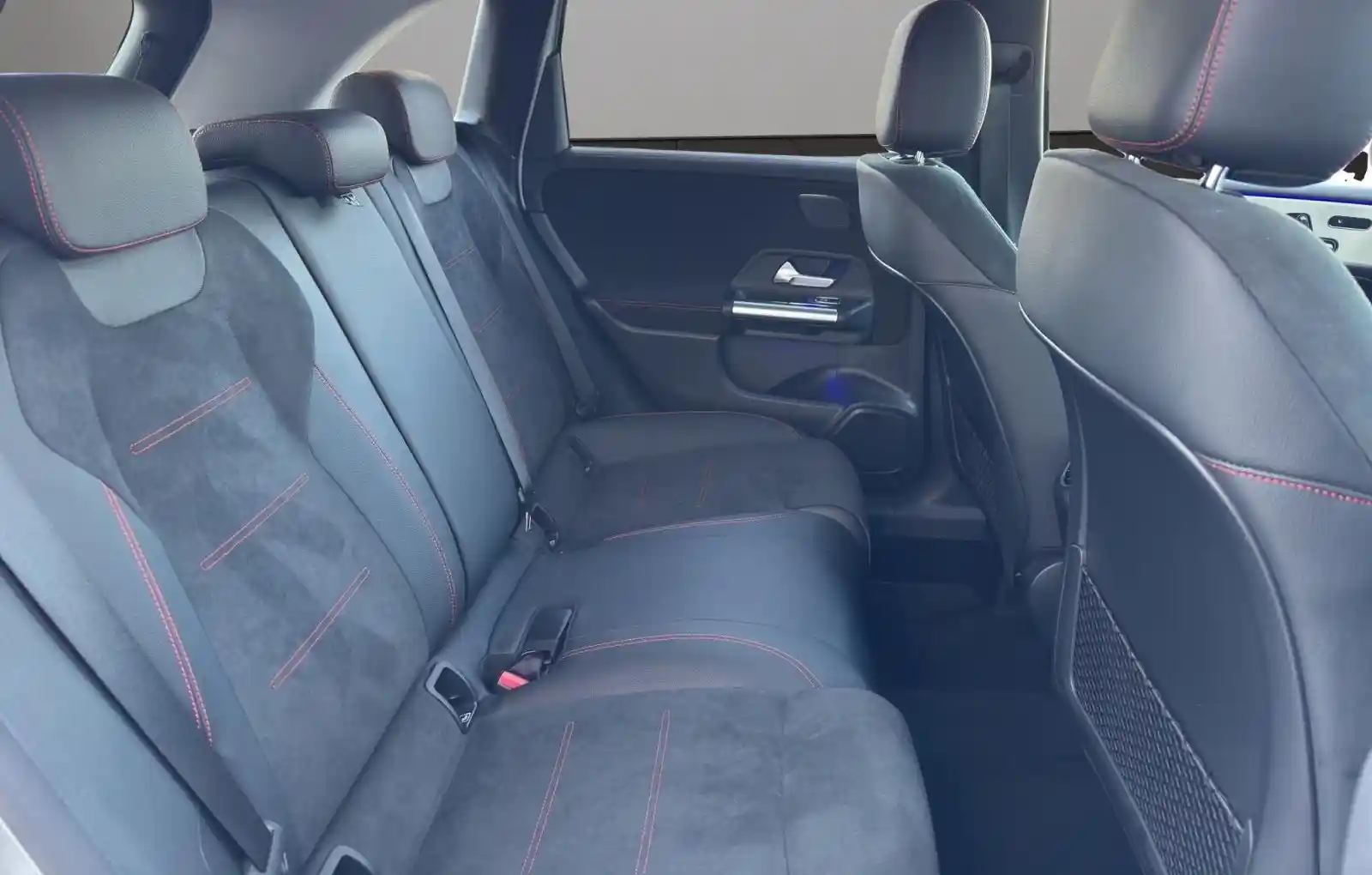Mercedes-Benz B 220