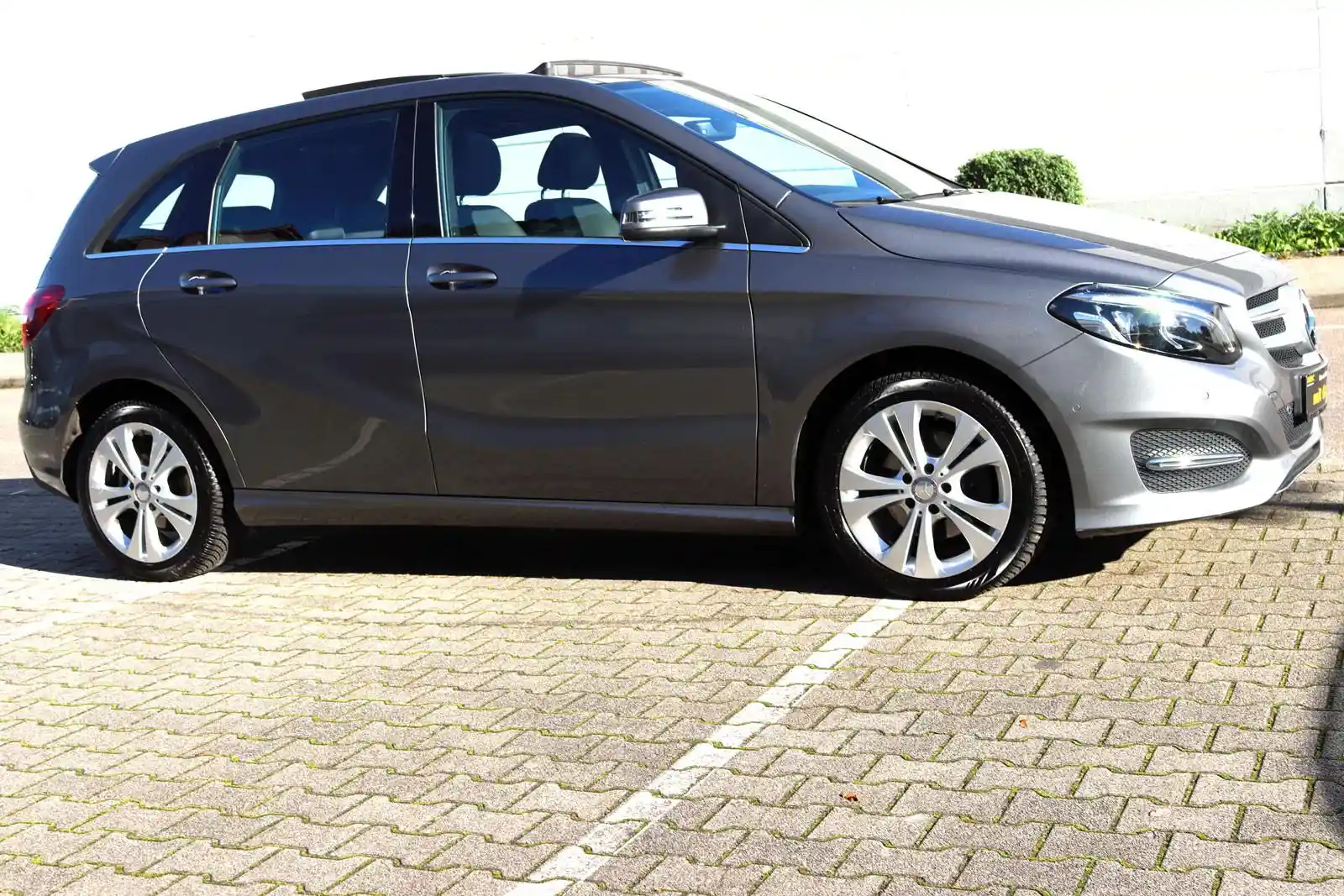 Mercedes-Benz B 200