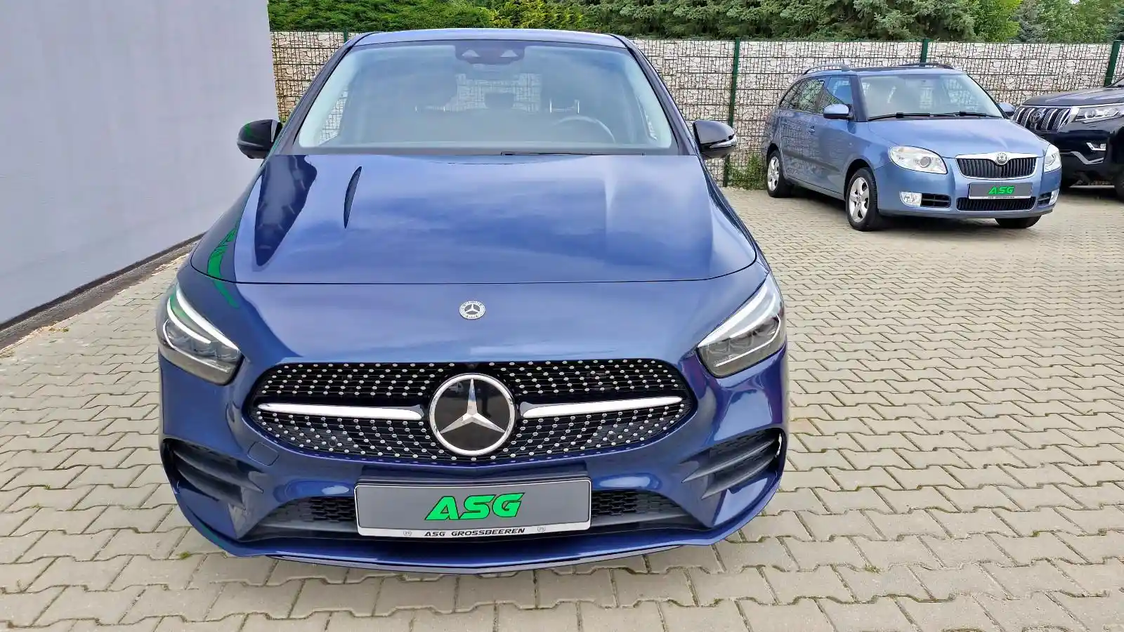 Mercedes-Benz B 220