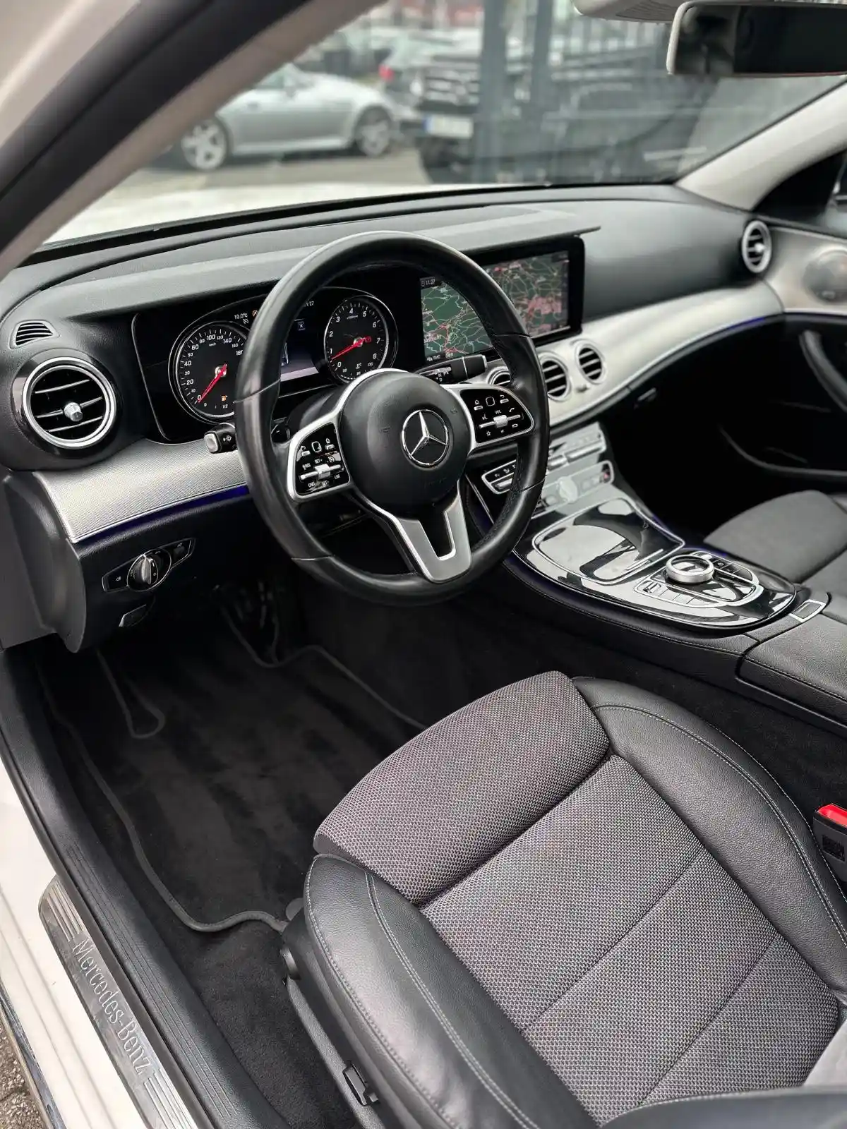 Mercedes-Benz E 200