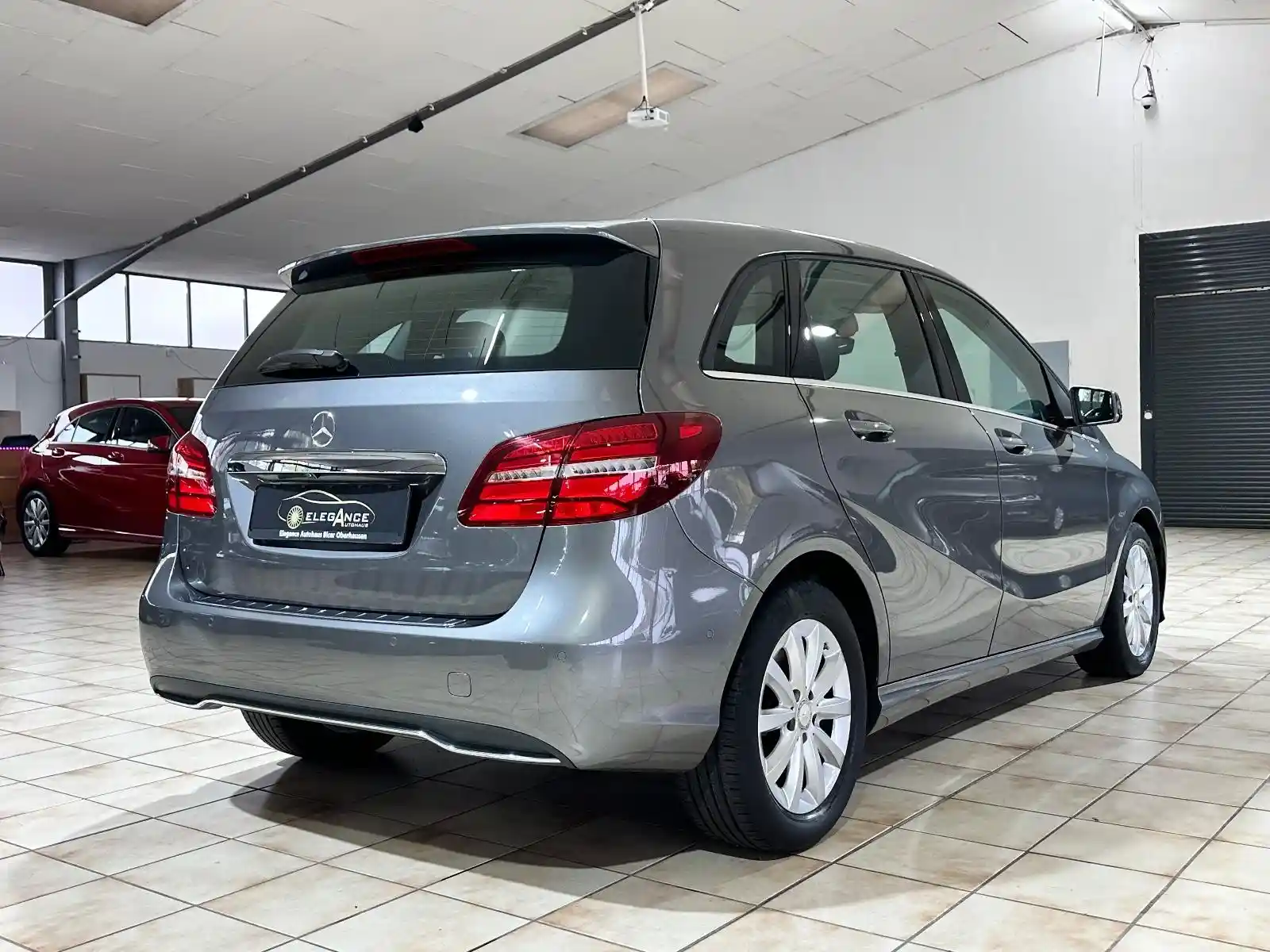 Mercedes-Benz B 220