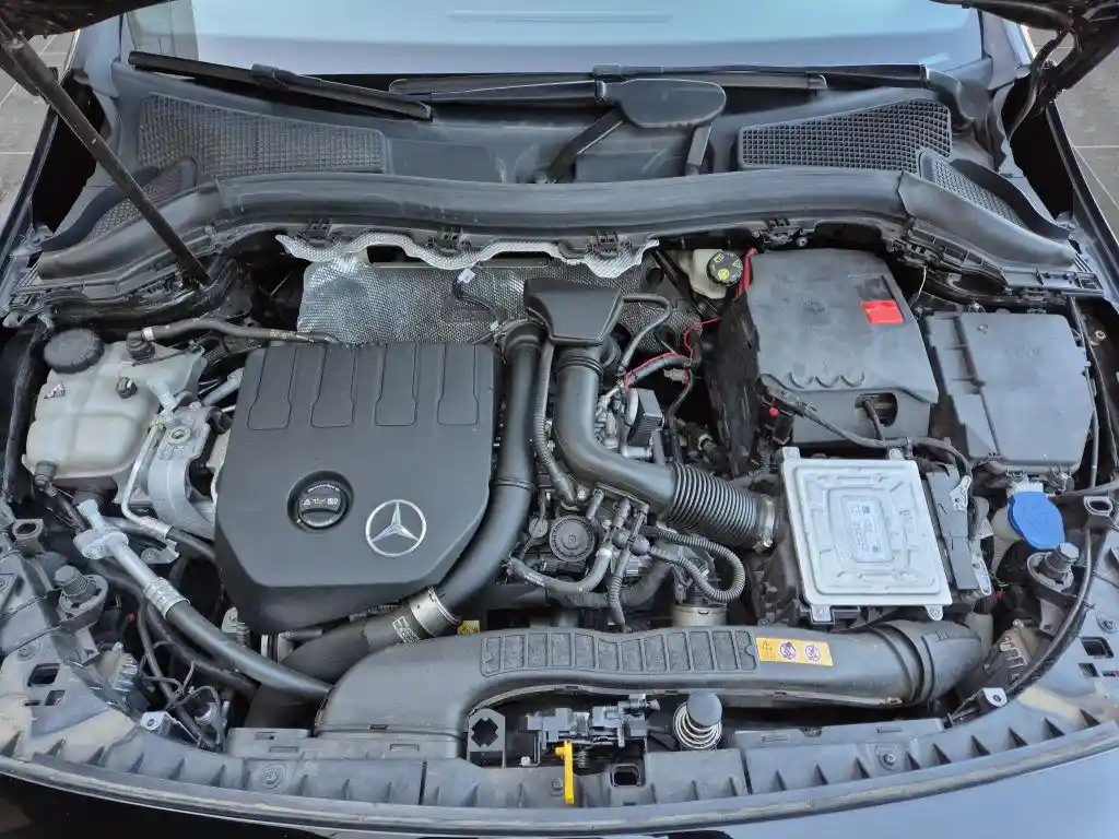 Mercedes-Benz B 180