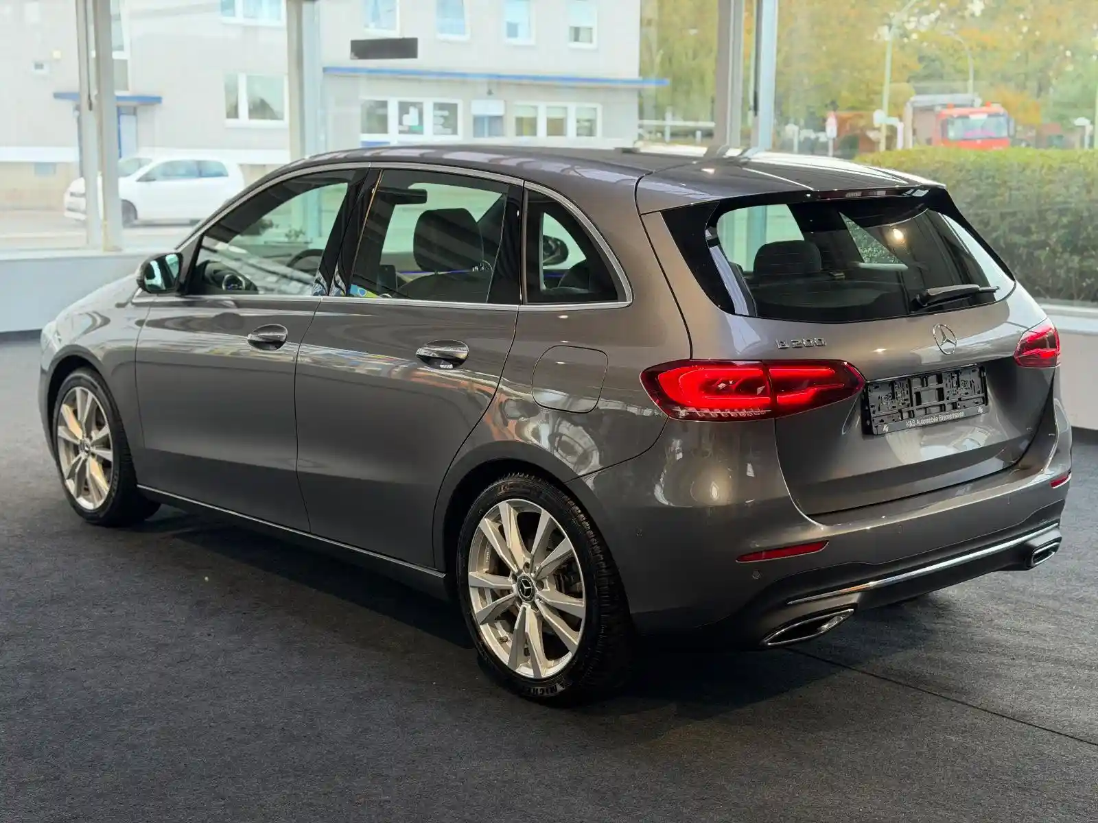 Mercedes-Benz B 200