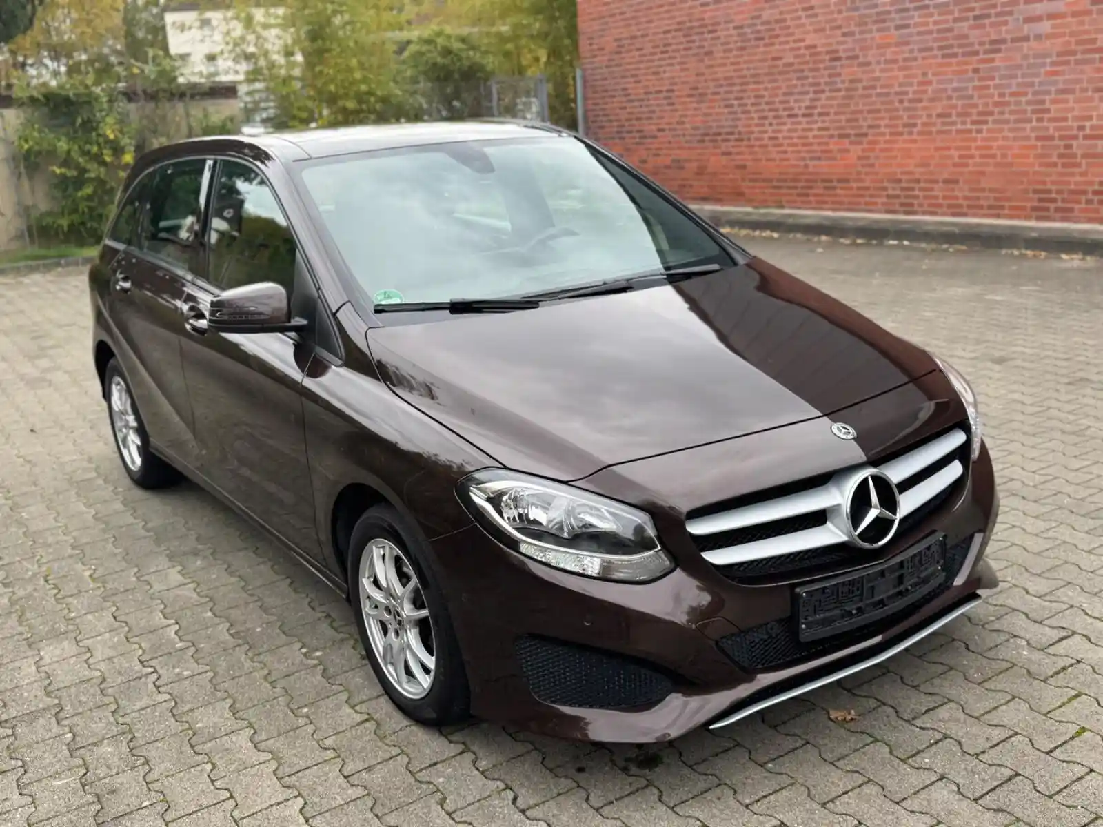 Mercedes-Benz B 220