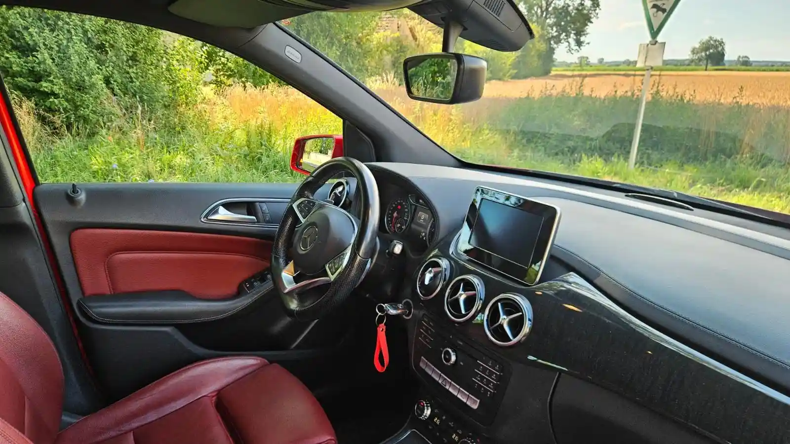 Mercedes-Benz B 200