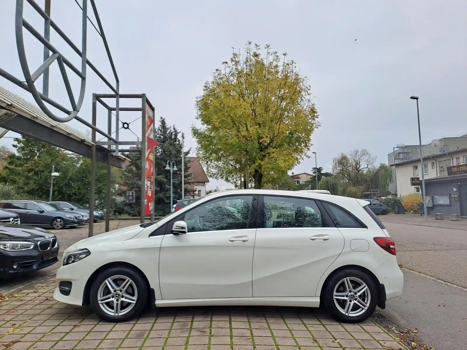 Mercedes-Benz B 200