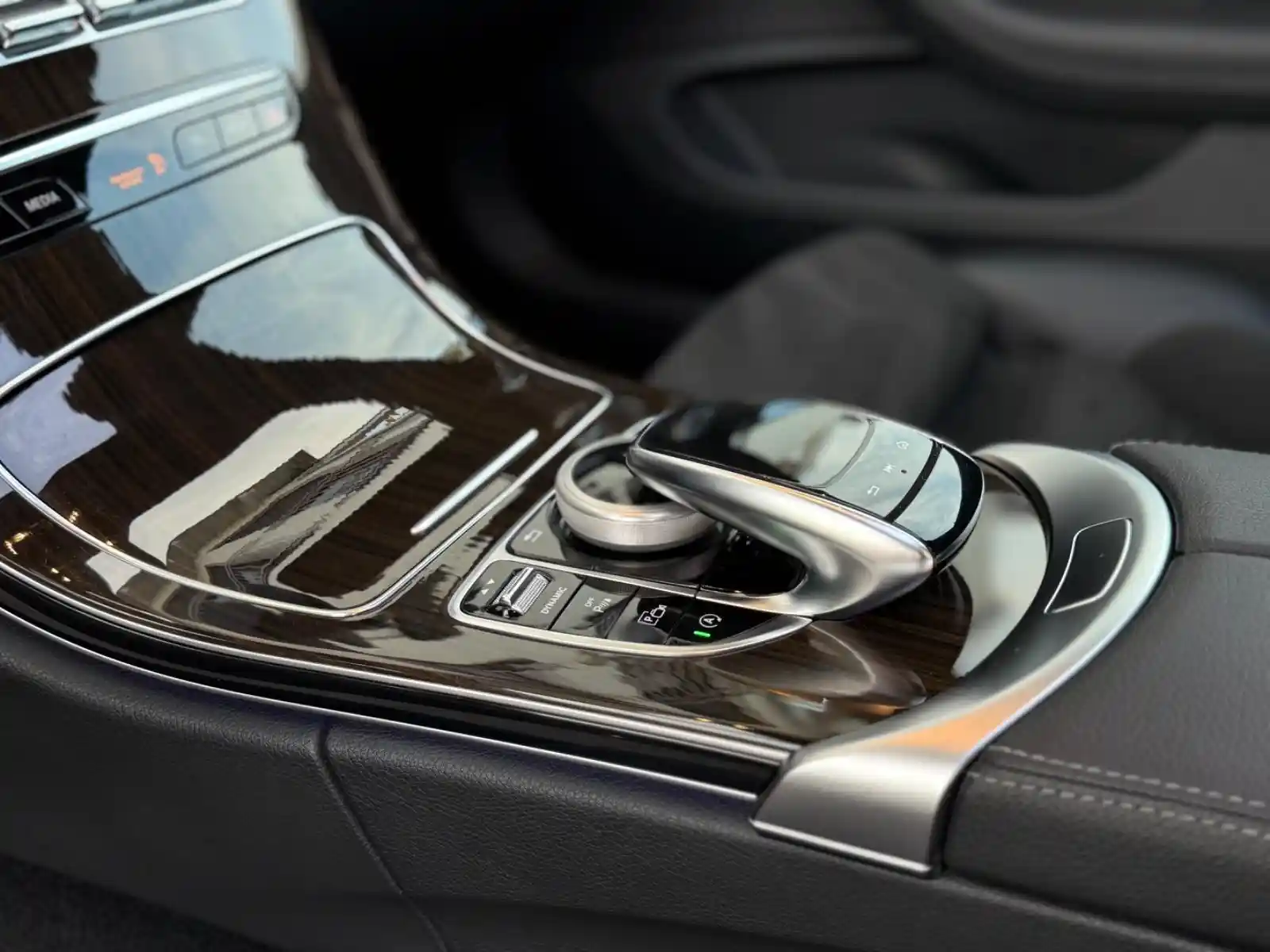 Mercedes-Benz C 400