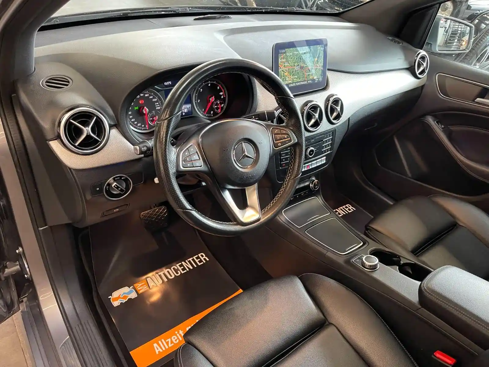 Mercedes-Benz B 220