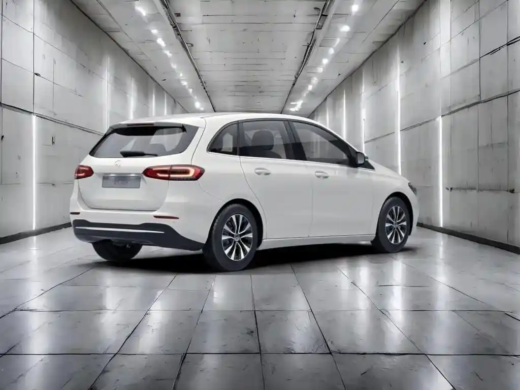 Mercedes-Benz B 180