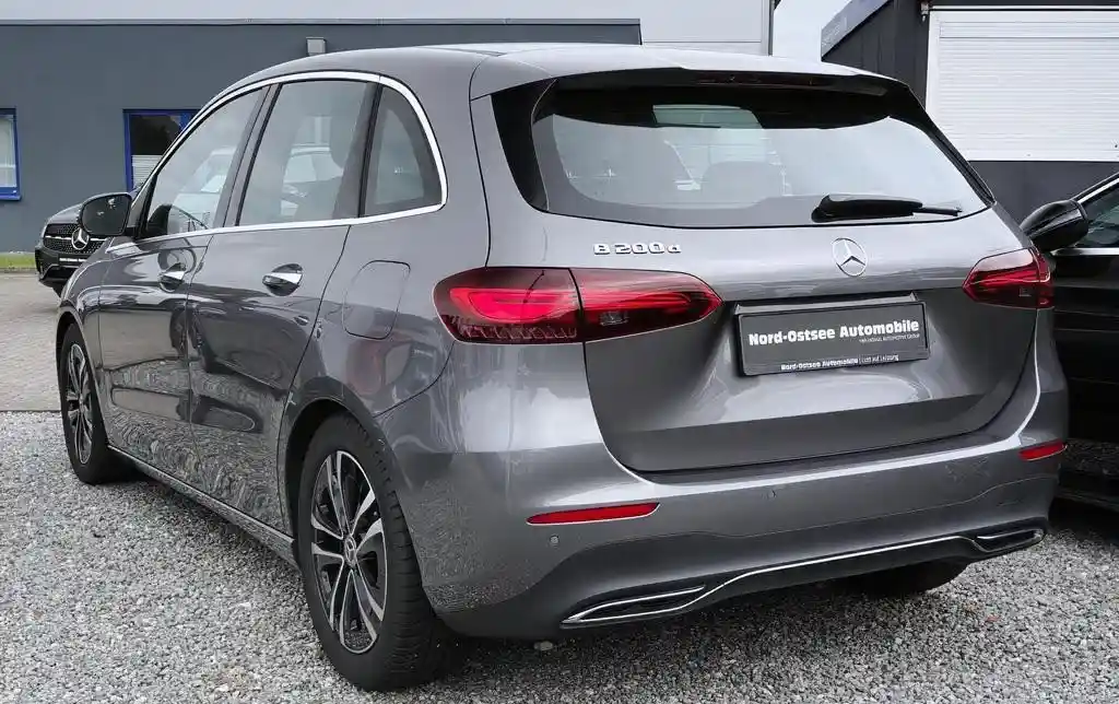Mercedes-Benz B 200