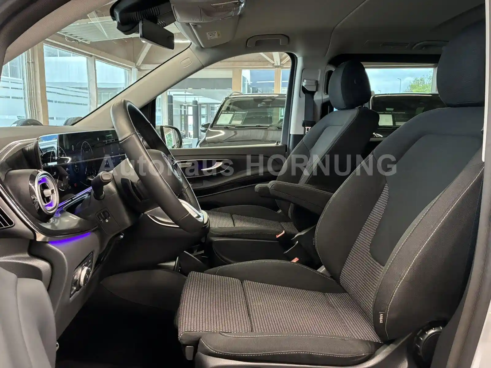 Mercedes-Benz V 220