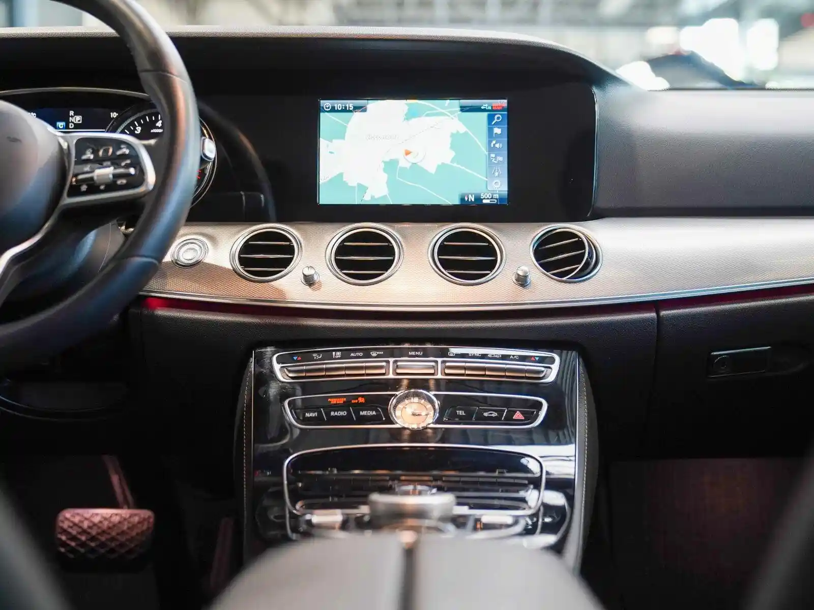 Mercedes-Benz E 200